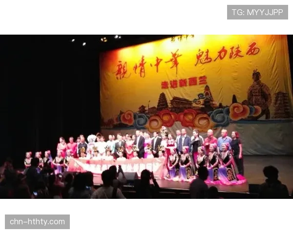 慈善活动：利拉德回到奥克兰举办年度感恩节风格社区晚宴