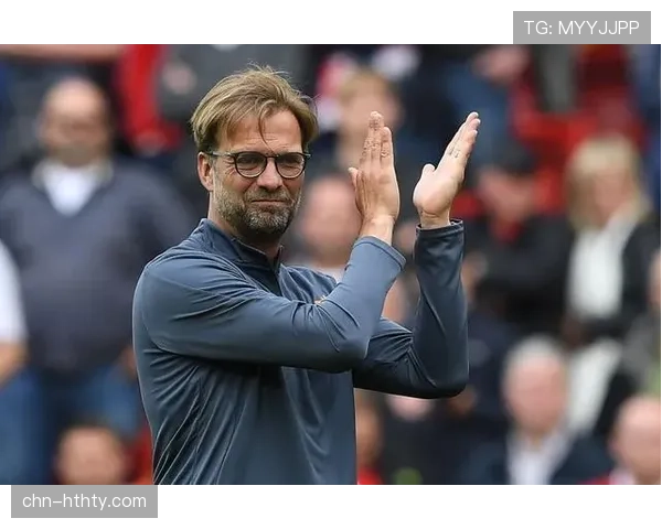 维拉公园响起嘘声,主队因长时间在后场倒脚,比赛节奏过于缓慢 维拉公园响起嘘声,主队因长时间在后场倒脚,比赛节奏过于缓慢